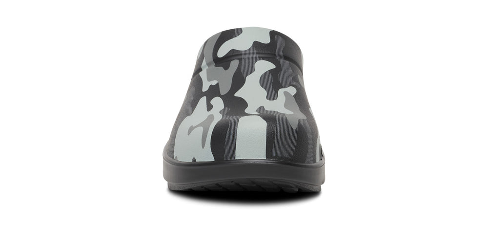 Men's OOcloog Luxe Clog - Night Camo